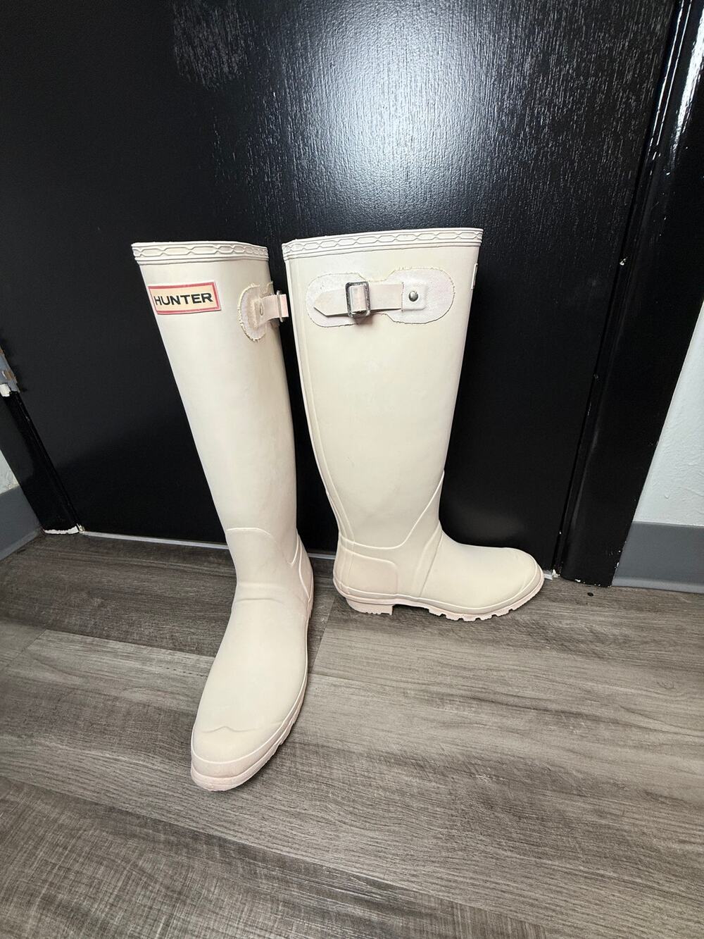 Hunter Cream Rain Boots Men’s 8 Women’s 9 Waterproof Rubber